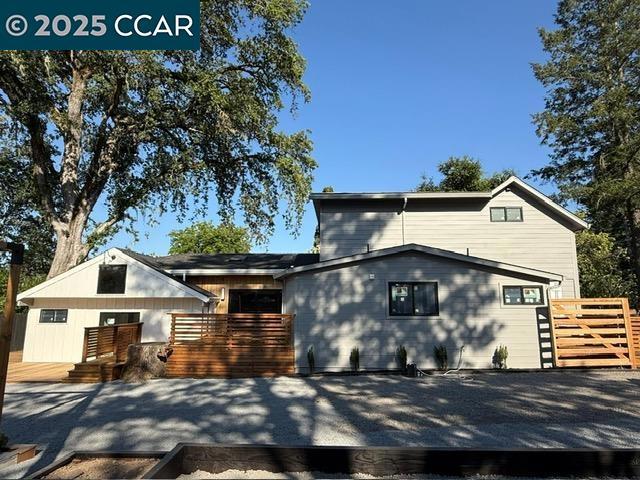 1722 Foothill Blvd, Calistoga CA: https://media.crmls.org/mediaz/fb117c92-14ec-44b6-9bef-18c6c338f5e8.jpg