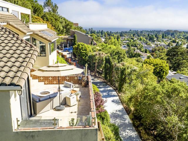 3300 Crystal Heights Drive, Soquel CA: https://media.crmls.org/mediaz/fb13090d-c6dc-462c-9d72-86675ae5d470.jpg
