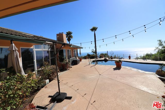 20776 Big Rock Drive, Malibu CA: https://media.crmls.org/mediaz/fb13dc6c-8a75-4ef6-87be-784e2c391e95.jpg