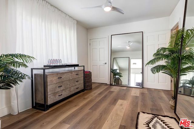 4417 Campbell Drive, Los Angeles CA: https://media.crmls.org/mediaz/fb13dec4-12b4-4aac-a42c-9e9518ea0cef.jpg