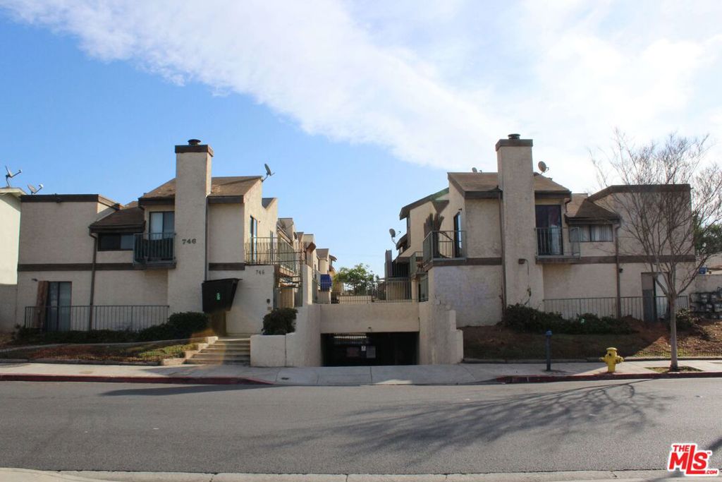 746 N Eucalyptus Avenue 24, Inglewood, CA 90302