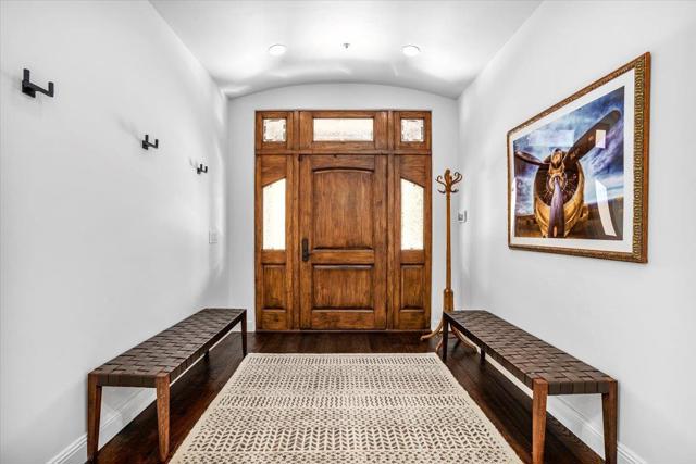 25926 Puerta Del Cajon, Monterey CA: https://media.crmls.org/mediaz/fb14b3ec-12a3-439e-8bd2-3223d42e3552.jpg