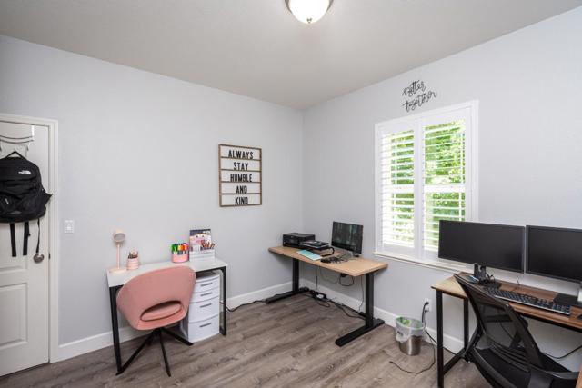 3417 River Shoal Avenue, Sacramento CA: https://media.crmls.org/mediaz/fb14cea7-323a-4b5e-a3f5-198ab68de954.jpg