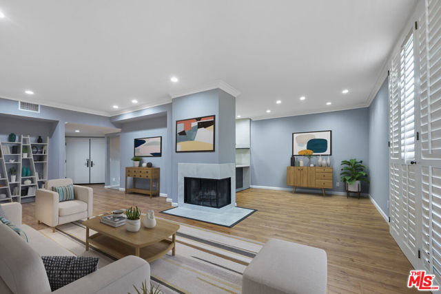 930 N Wetherly Drive, West Hollywood CA: https://media.crmls.org/mediaz/fb14d3e3-bdaa-4917-99cd-d916d716d11f.jpg