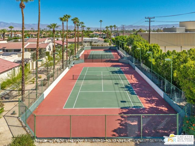 1346 E Andreas Road, Palm Springs CA: https://media.crmls.org/mediaz/fb154fd8-f3fd-4d2f-936e-0f14f0f5a3a8.jpg