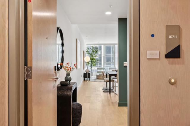 188 W Saint James Street, San Jose CA: https://media.crmls.org/mediaz/fb15d8da-3a2d-41c6-b748-44dce0a34246.jpg