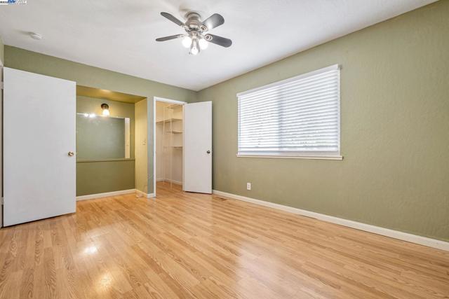 2141 Swan Ct, Union City CA: https://media.crmls.org/mediaz/fb15e06f-9ffd-4f5a-a673-8910c740a238.jpg