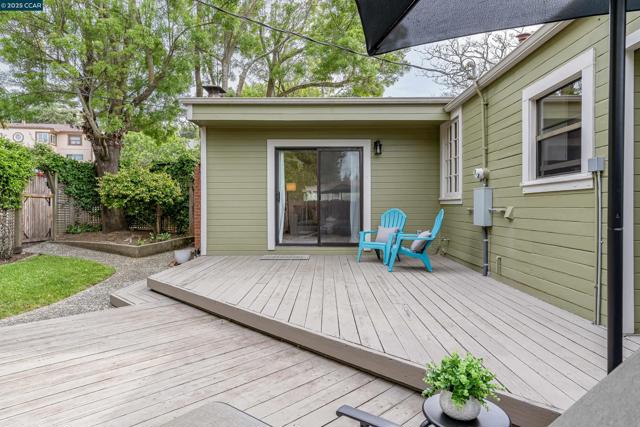 6 View St, Vallejo CA: https://media.crmls.org/mediaz/fb15e472-31b6-4419-bf84-d837f7190af5.jpg