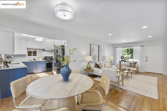 615 Manuel Dr, Novato CA: https://media.crmls.org/mediaz/fb162a28-d2b5-4c52-b2df-7bd55970d617.jpg