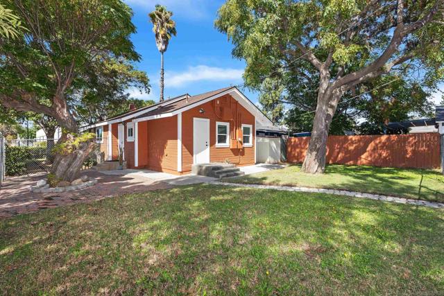 159 W 5th Ave, Escondido CA: https://media.crmls.org/mediaz/fb1700d5-f512-4ef1-9ab1-8ea196617e3a.jpg