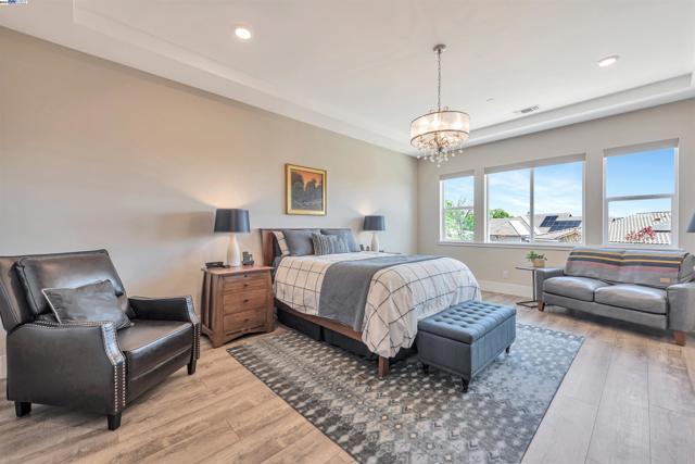 Image 16 of 38 For 17932 Vintner Ct