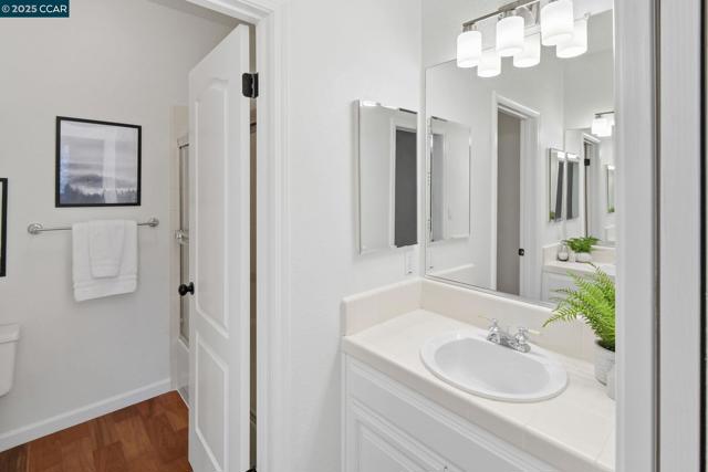 1975 Holly Creek Pl, Concord CA: https://media.crmls.org/mediaz/fb179dab-4aba-44f0-936b-fe59adfa7c5e.jpg