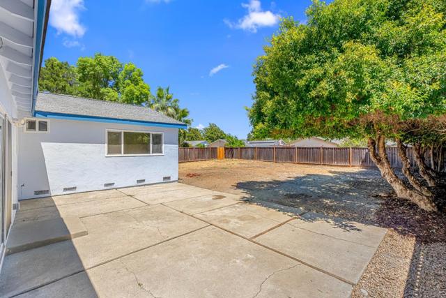 7630 El Roble Court, Gilroy CA: https://media.crmls.org/mediaz/fb181e50-a1f2-47d0-a249-e84f4eadc959.jpg