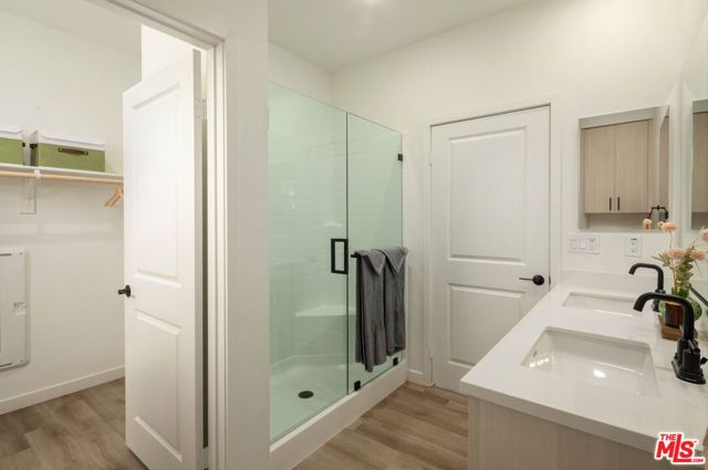 2724 N Rana Way, Los Angeles CA: https://media.crmls.org/mediaz/fb187473-d25a-414f-8444-8695f1268104.jpg
