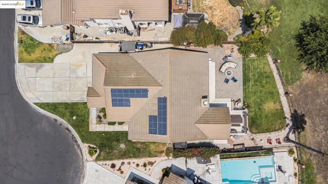 2167 Saint Andrews Ct, Discovery Bay CA: https://media.crmls.org/mediaz/fb18f3dd-d112-496d-8818-6335a945c10f.jpg