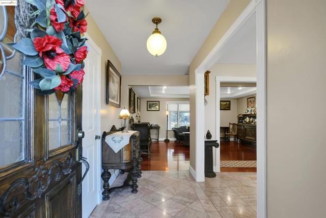 3215 Ohara Ave, Brentwood CA: https://media.crmls.org/mediaz/fb18fcb2-e869-4b25-aeb3-9e24ee2b04cf.jpg