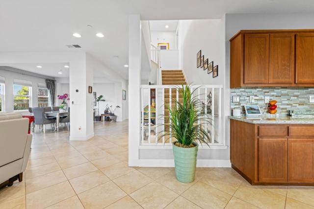 1145 Oak Brook Way, Gilroy CA: https://media.crmls.org/mediaz/fb194ff6-8768-487d-a601-71a7bce878dd.jpg