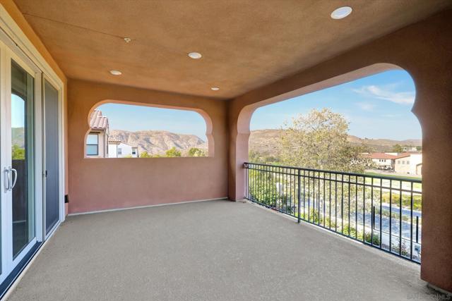 16231 Sunny Summit Dr, San Diego CA: https://media.crmls.org/mediaz/fb199386-2143-4207-8045-739c62282179.jpg