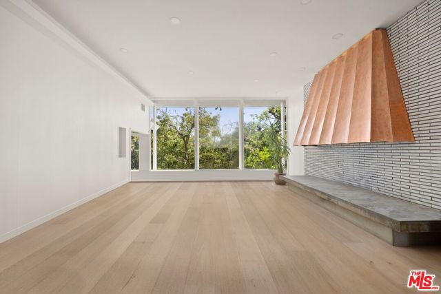 605 Hanley Way, Los Angeles CA: https://media.crmls.org/mediaz/fb19d707-5bcd-42ab-96fa-12f42cb447bf.jpg