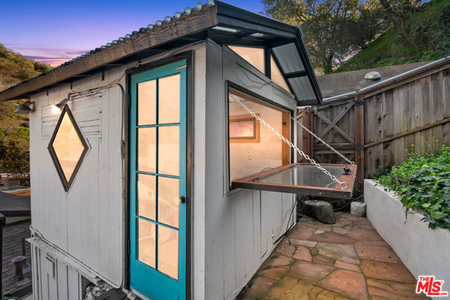 Drew Fenton | 1653 N Beverly Glen Boulevard Los Angeles CA | MLS: 7574245