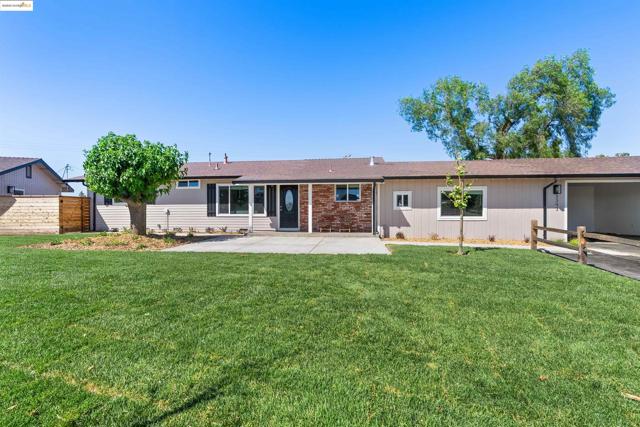 3393 Gateway Rd, Bethel Island CA: https://media.crmls.org/mediaz/fb1b142a-ce0e-4d5d-b175-39eed688fe88.jpg