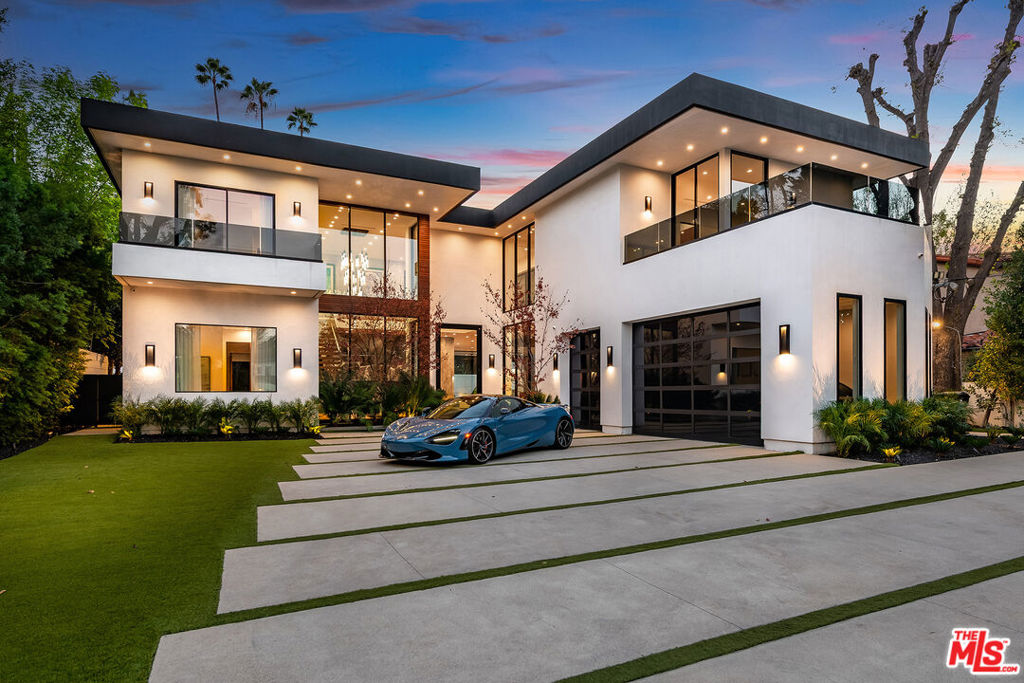 4530 Libbit Avenue — Modern