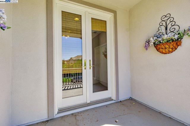 5391 Fernbank Dr, Concord CA: https://media.crmls.org/mediaz/fb1c7c88-de99-4f80-b687-b4e81519c858.jpg
