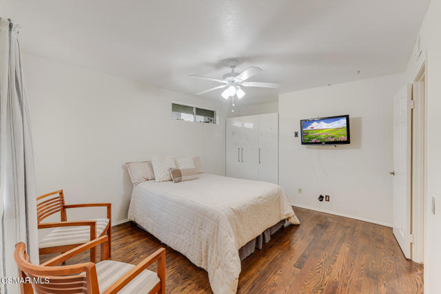 12208 Cherry Grove Street, Moorpark CA: https://media.crmls.org/mediaz/fb1c8dee-0b41-4bf2-ba77-77f5bf6145ab.jpg
