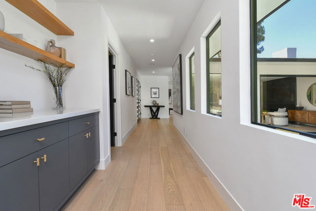 3221 Elvido Drive, Los Angeles CA: https://media.crmls.org/mediaz/fb1d525d-821d-4cd8-95a6-c86ec659e5aa.jpg