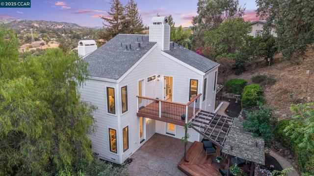 189 Rudgear Drive, Walnut Creek CA: https://media.crmls.org/mediaz/fb1dc15e-d17c-4028-94aa-76abe5fd3243.jpg