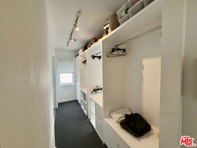 2714 4th Street, Santa Monica CA: https://media.crmls.org/mediaz/fb1e1dd0-d184-4fbe-98b7-b93b4763e55d.jpg