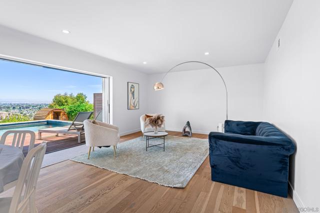 5745 Soledad Mountain Road, La Jolla CA: https://media.crmls.org/mediaz/fb1e90ba-0937-400e-b2df-6968ad34f2a7.jpg