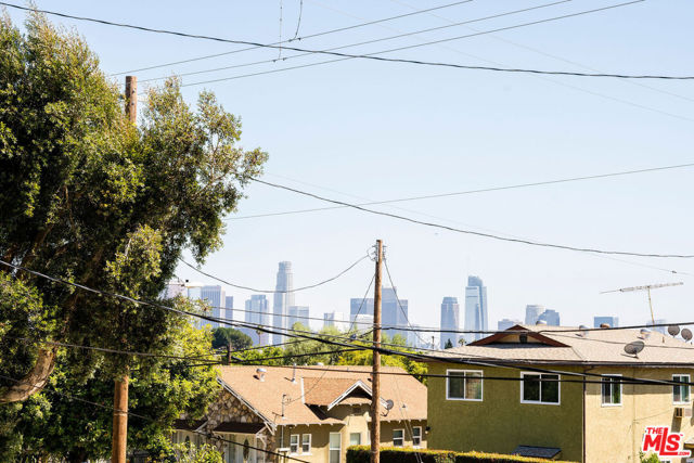 1607 Benton Way, Los Angeles, California 90026, 3 Bedrooms Bedrooms, ,2 BathroomsBathrooms,Single Family Residence,For Sale,Benton,23285919