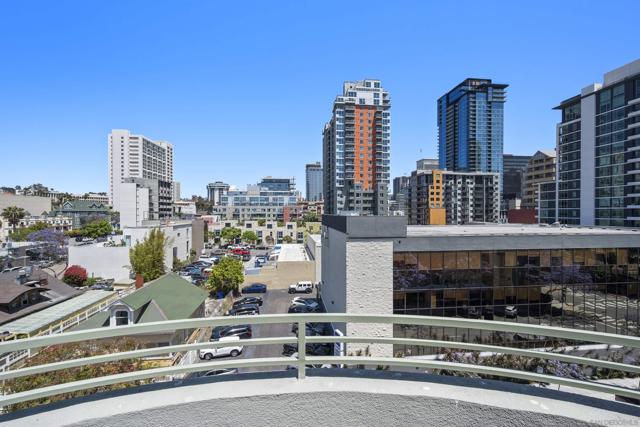 1501 India St, San Diego CA: https://media.crmls.org/mediaz/fb1ec133-c754-4225-ad0e-8f3272282a9d.jpg