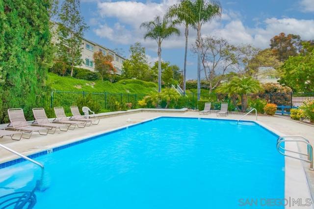 10565 Caminito Basswood, San Diego CA: https://media.crmls.org/mediaz/fb1ef628-1a29-4c6d-ac70-c223010dd37c.jpg