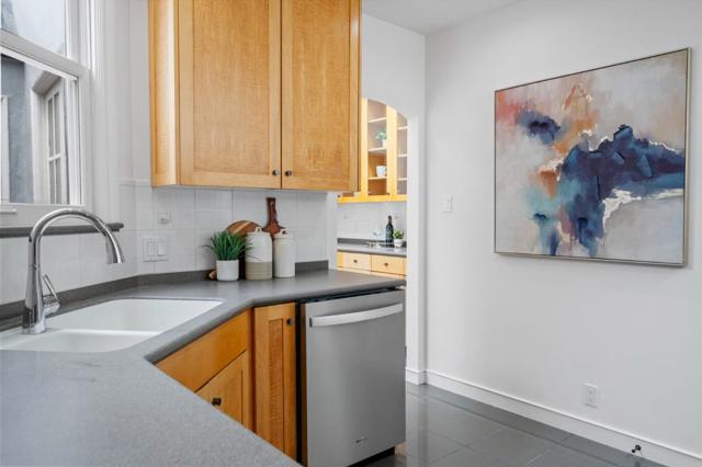 154 Stanyan Street, San Francisco CA: https://media.crmls.org/mediaz/fb1f6128-3efe-47b0-848f-03c73170b69c.jpg