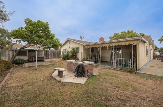 13318 Jackson Street, Salinas CA: https://media.crmls.org/mediaz/fb1fd4f6-0806-45c5-b6b2-65db4f4fb20a.jpg