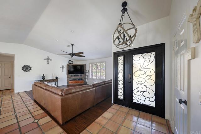 Detail Gallery Image 5 of 40 For 15420 Sierra Grande, Valley Center,  CA 92082 - 4 Beds | 3 Baths