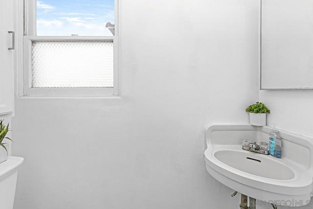 3483 Olive Street, San Diego CA: https://media.crmls.org/mediaz/fb20a50c-281a-4e20-9ddd-111d1f404900.jpg