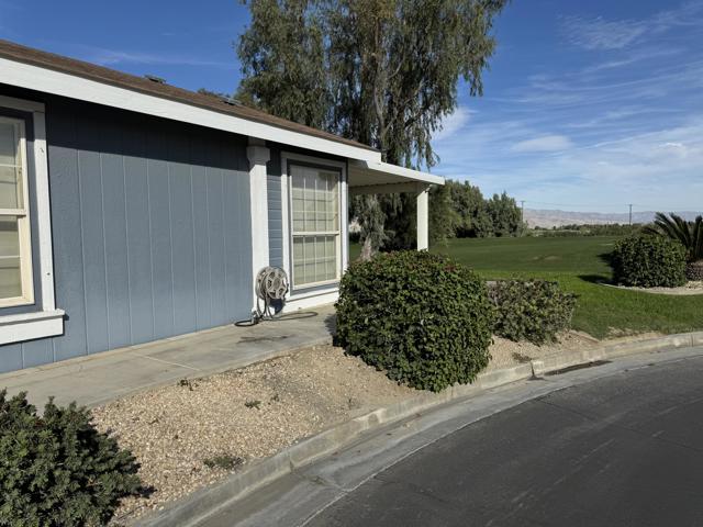 35610 Mexico Way, Thousand Palms CA: https://media.crmls.org/mediaz/fb20c10d-b16b-42a2-8c70-098929145f33.jpg