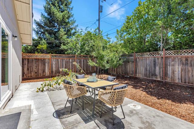3210 South Court, Palo Alto CA: https://media.crmls.org/mediaz/fb20d17e-64b2-4ad4-b823-c8ac87196c39.jpg