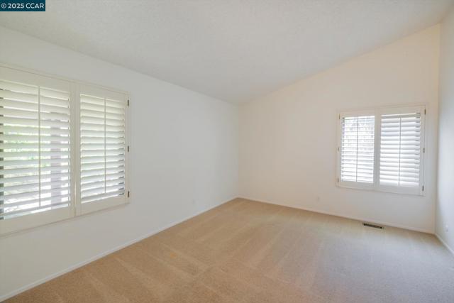 171 Mount Tam Ct, Martinez CA: https://media.crmls.org/mediaz/fb211efa-1964-4888-9ee7-95ae41ad22fc.jpg