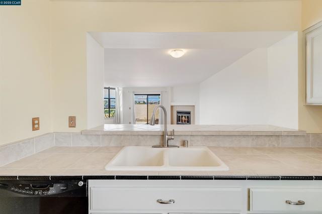 171 Nantucket Ln, Vallejo CA: https://media.crmls.org/mediaz/fb21ee25-6d4d-47c5-9e89-c68a582130b0.jpg