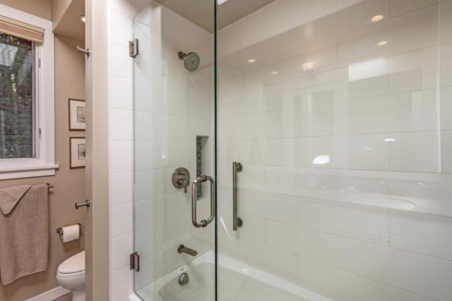 135 Wyndham Drive, Portola Valley CA: https://media.crmls.org/mediaz/fb21f550-d43e-403a-9081-f3a4a32ce5b1.jpg