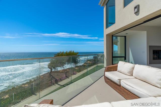 135 S Sierra Ave, Solana Beach CA: https://media.crmls.org/mediaz/fb22131f-5744-40a0-a772-b00769858d10.jpg