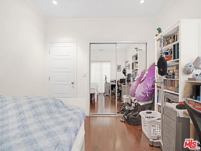 3148 W 11th Street, Los Angeles CA: https://media.crmls.org/mediaz/fb222eab-3b1e-4f44-8f0c-70071830d553.jpg