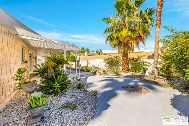 10 International Boulevard, Rancho Mirage CA: https://media.crmls.org/mediaz/fb223e64-9686-429a-b605-6403757e4e50.jpg