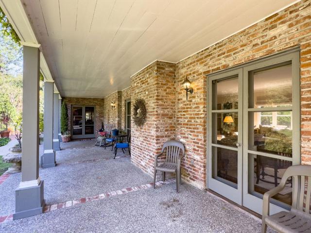 2155 Geri Lane, Hillsborough CA: https://media.crmls.org/mediaz/fb22462e-1008-49ae-bd76-28ee6137c347.jpg