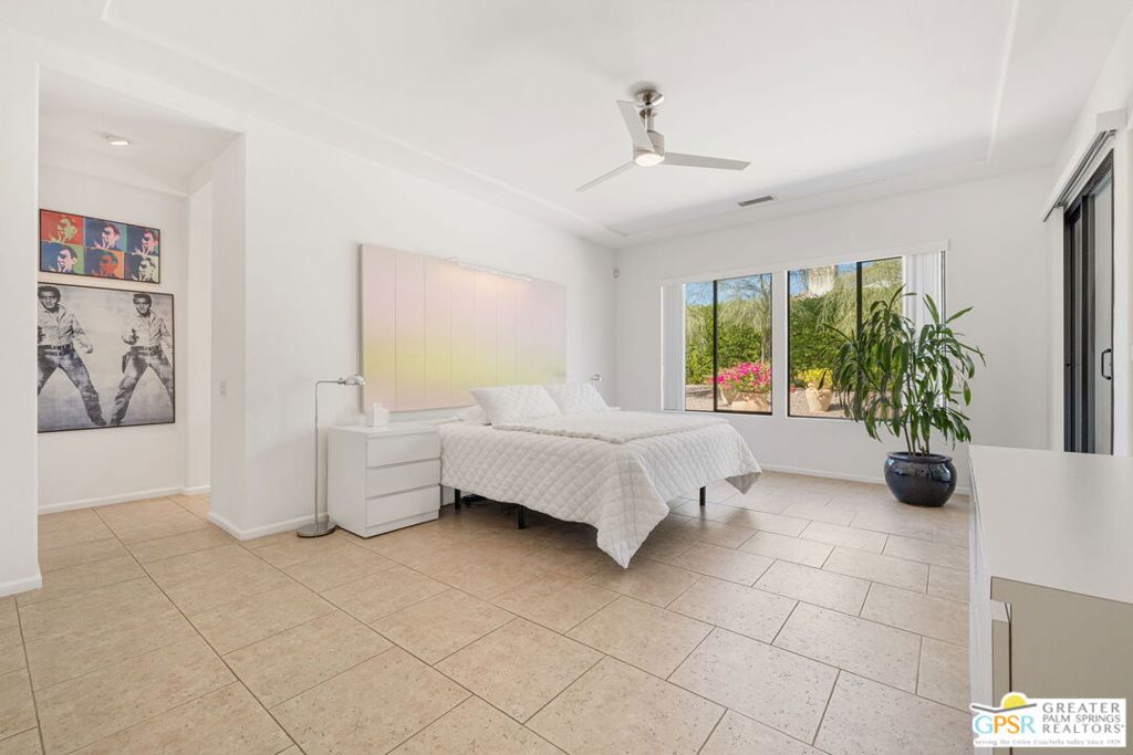 MLS #25601563PS image #25