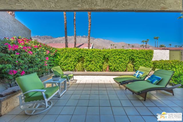 1346 E Andreas Road, Palm Springs CA: https://media.crmls.org/mediaz/fb22f993-0df8-4852-8152-36b9df441f42.jpg
